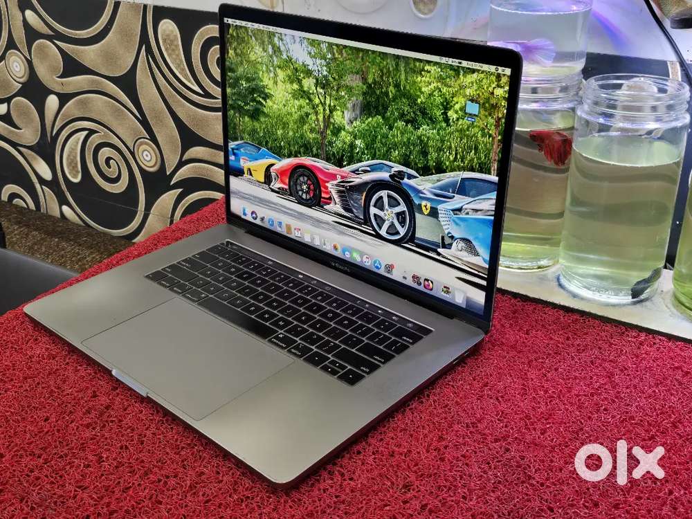 Apple Macbook Pro i7/16/256gb SSD 5.5gb Graphics 15inch Retina Display