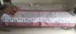 Selling diwan bed