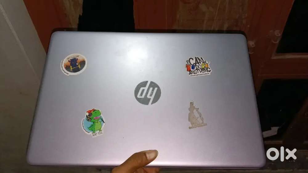 1 year plus laptop   Hp 250 g9 8gb 512