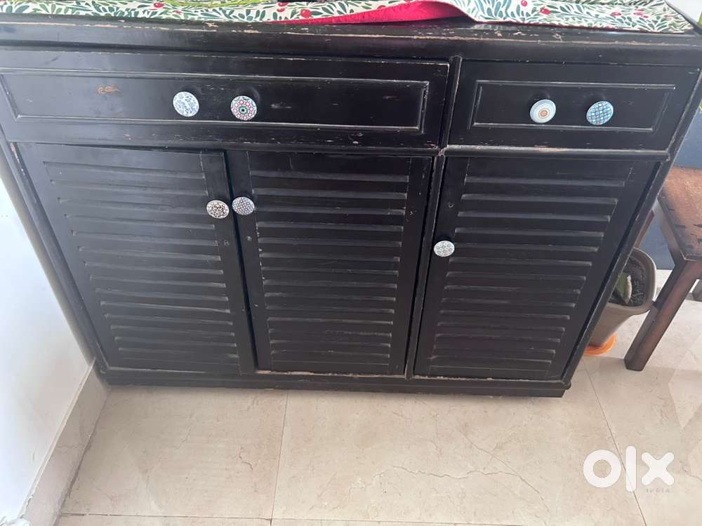 Solid wood Shoe rack with two drawers and five shelves