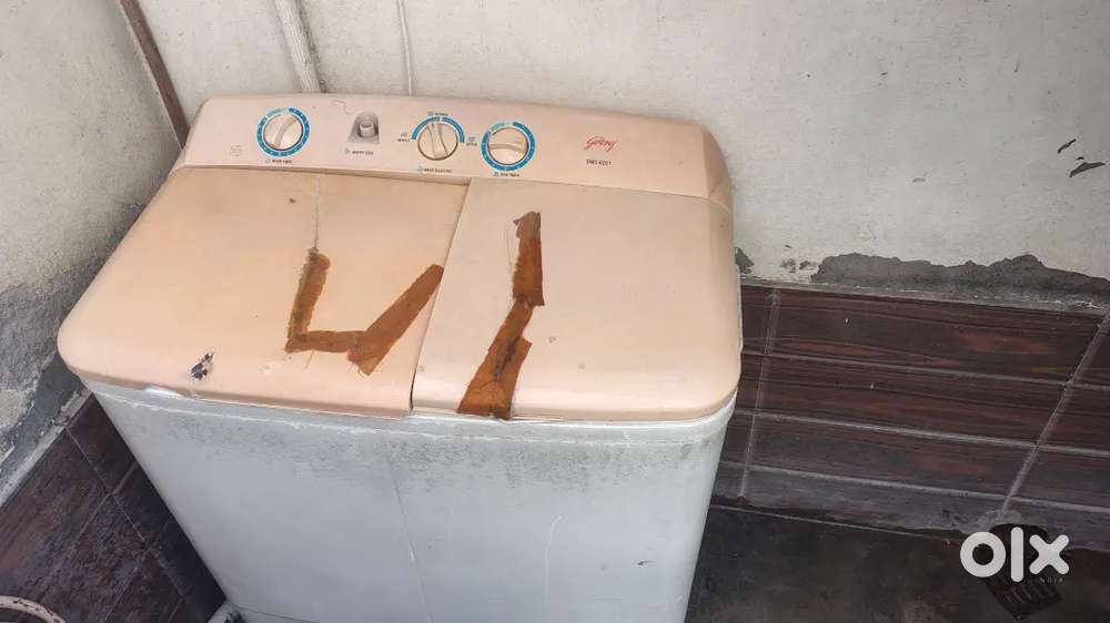 Washing machine Godrej good condition and full working