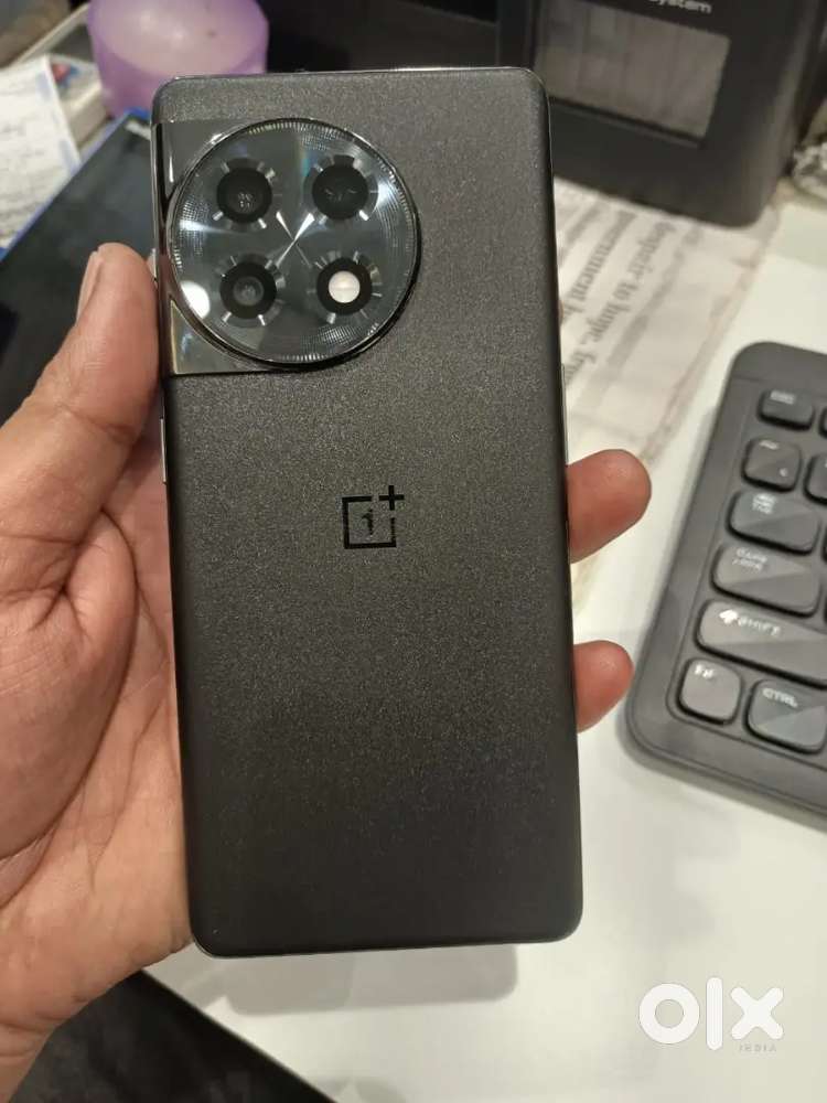 Oneplus 11r 6/128 with bill and charger