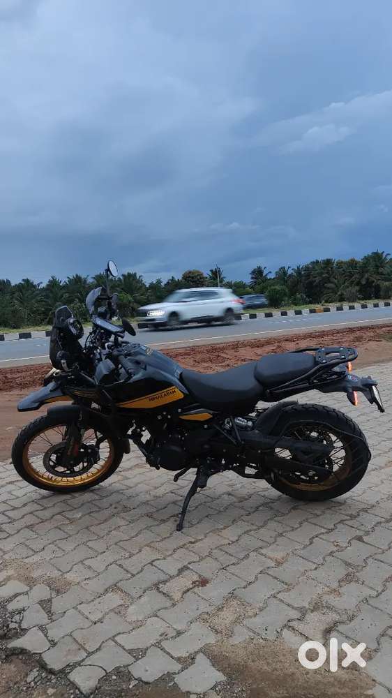 Royal Enfield Himalayan 450 Hanle Black (2024) – 4500km + Accessories