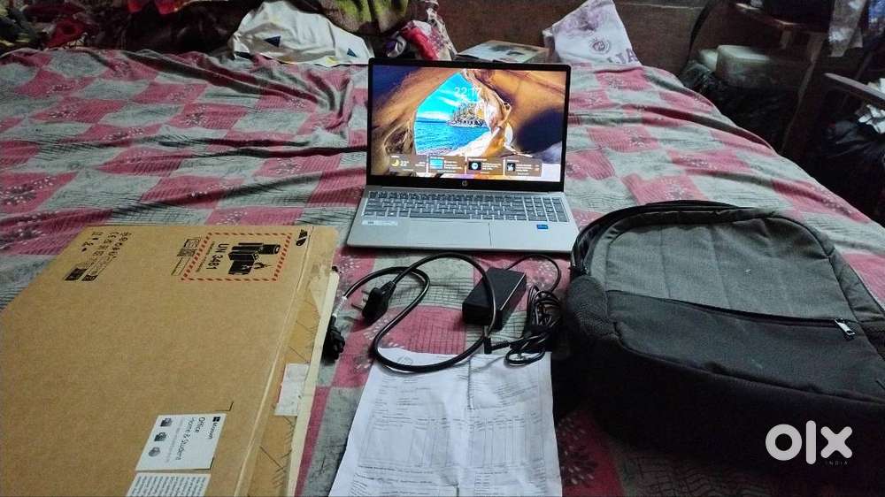 HP 13th Gen i5  8GB RAM  512GB SSD  Like New
