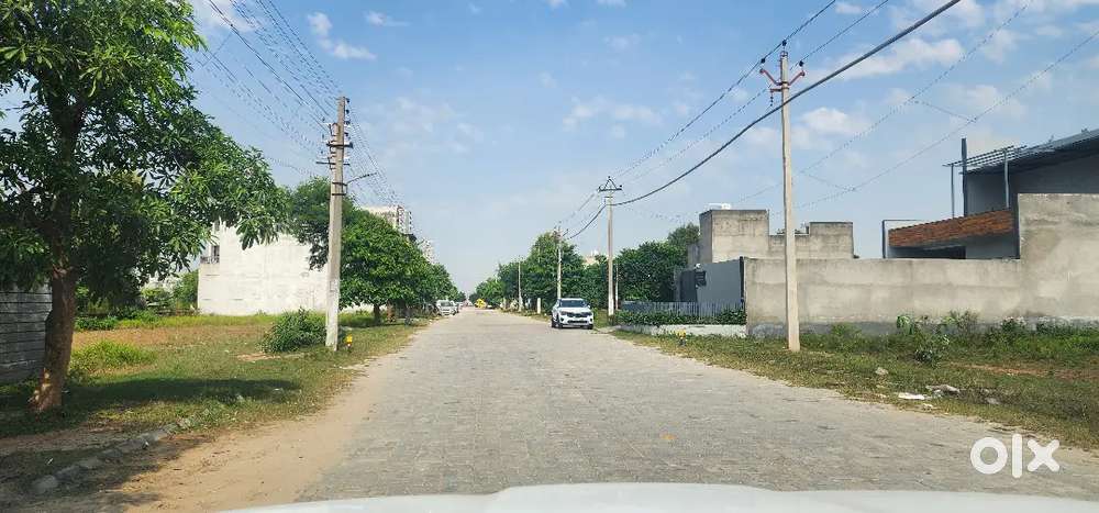 100Yard Shop On Main Dehlon to Pakhowal Road. Rate8,50,000.