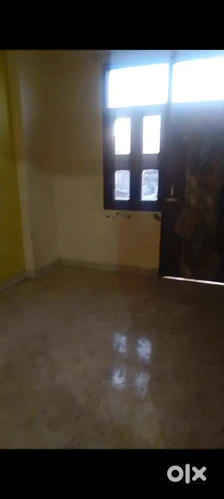Available 1 bhk flat  on rent in burari
