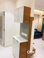 फलेट ओफिस बंगलो में वुडन फर्नीचर ऐंड ओल वकॅ सोल्यूशन