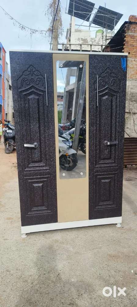 Almari 3 door