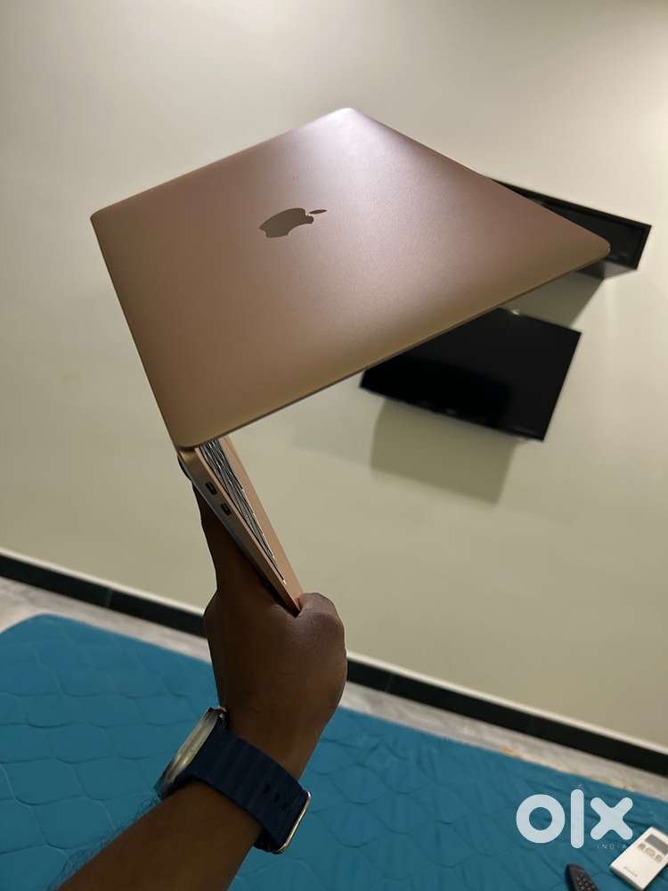MacBook m1 6 months old