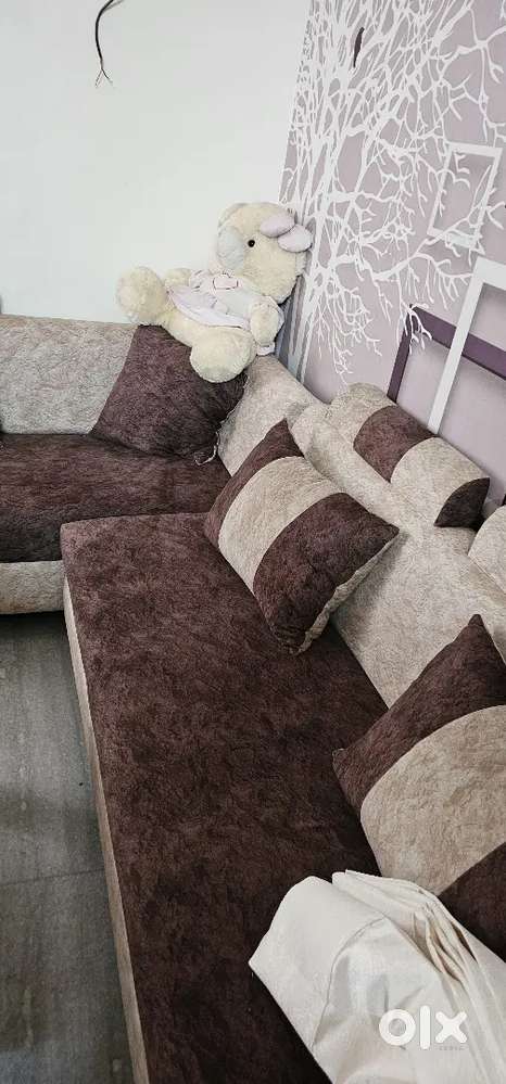 Sofa for sale 10 seater and table