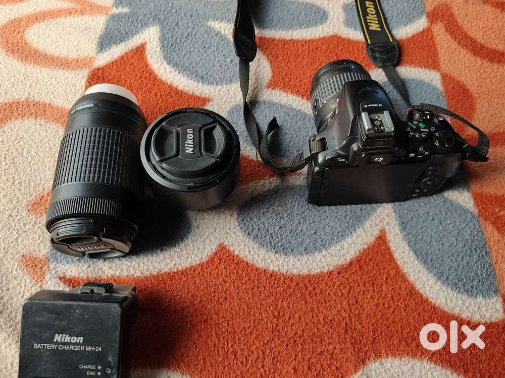 DSLR camera nikln D5600
