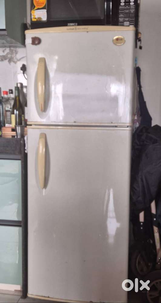 LG Double Door Refrigerator – Reliable, Well-Maintained & Perfect Cool