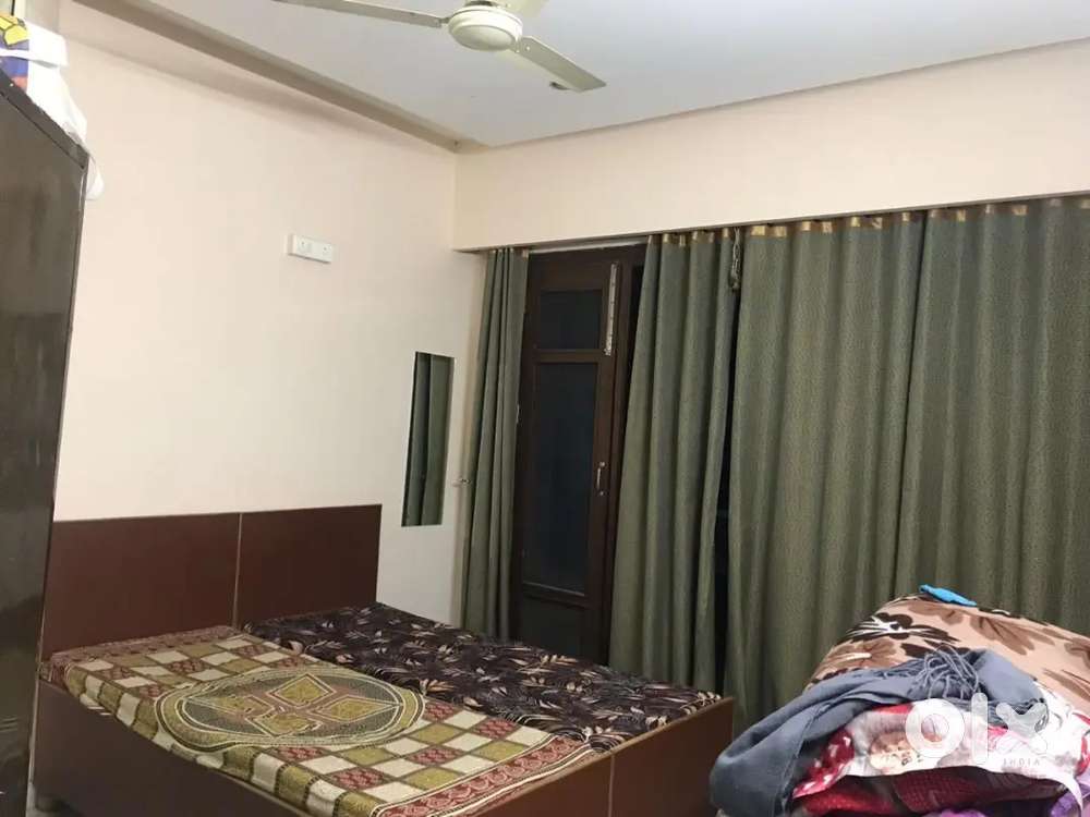 7000 with food,,3 time food,2 time tea