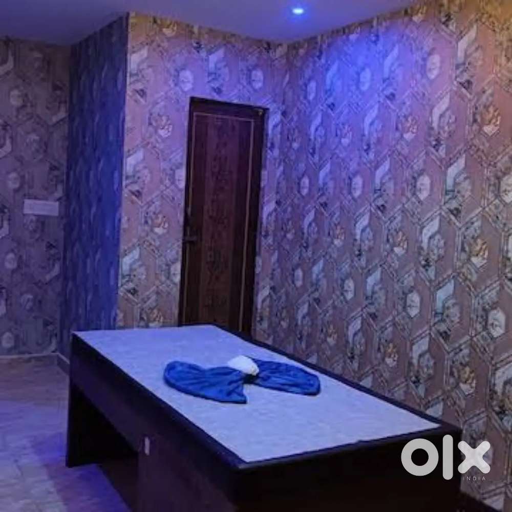 Spa therapist for new saloon