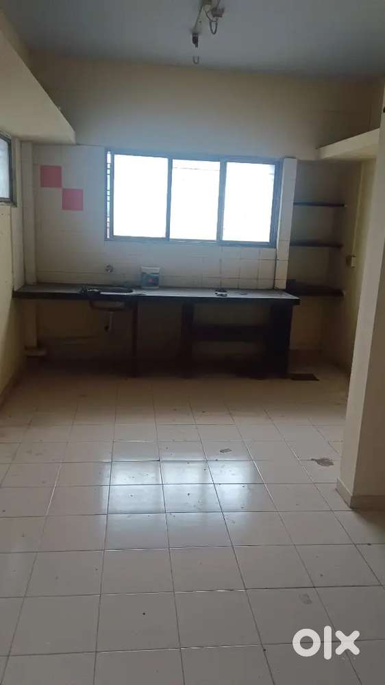 शिवाजी पेठ महाराष्ट्र हायस्कूलच्या मागे जुना 1bhk फ्लॅट भा देणे