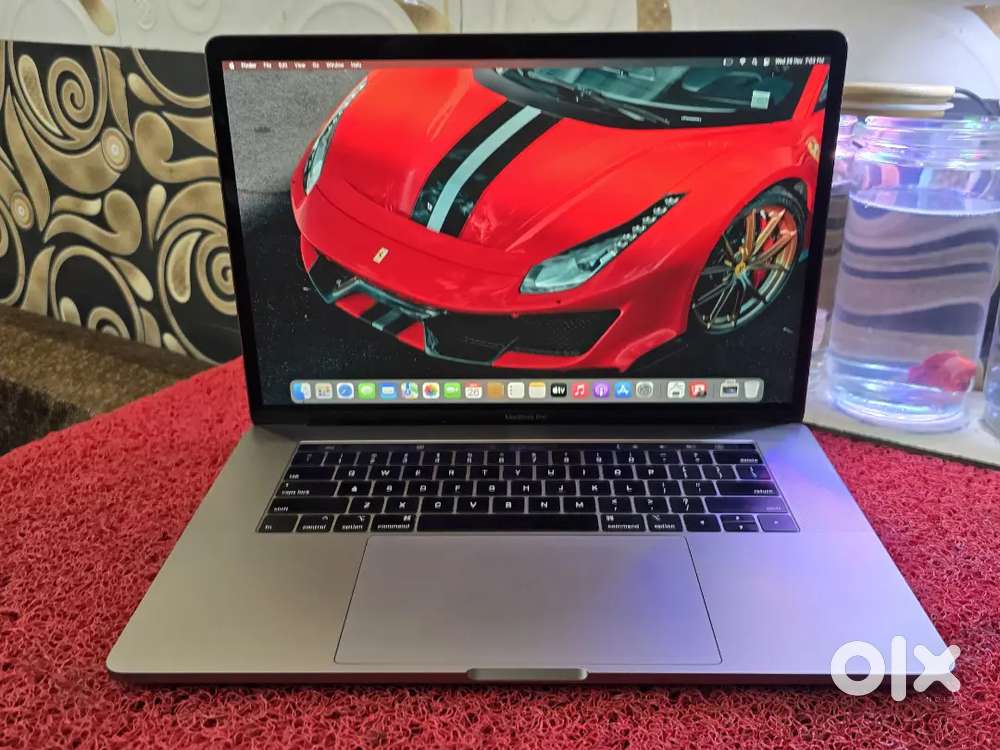 Apple Macbook Pro i9 16gb Ram 512gb SSD 5.5GB Graphics 15inch Touchbar
