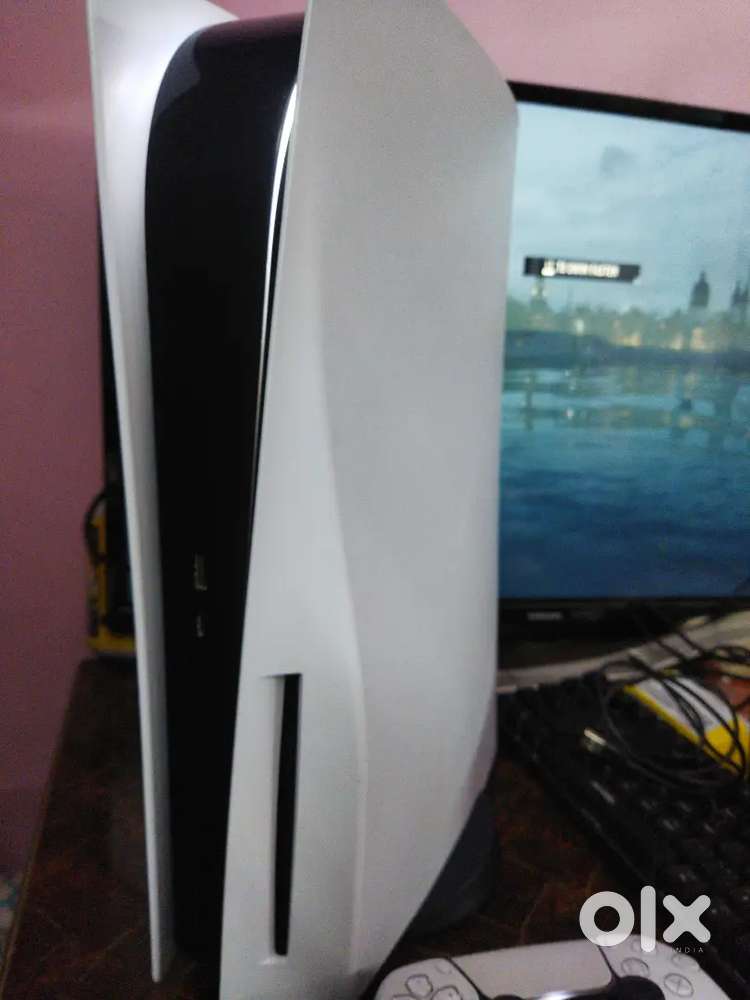 PS5 with (Call of duty modern warfare 2), (RED Redemption 2),(GTA V)