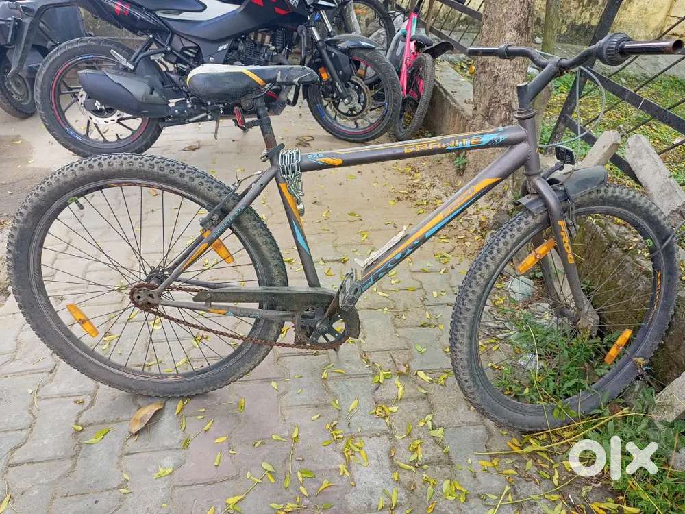 I am selling this cycle urgently price,, neigocitable