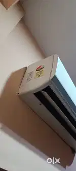 Hitachi ka ac he 6 saal ho gaye bhai gas dalegi ac chalo he