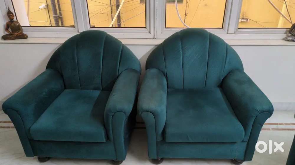 5 seater sofa set less than a year old