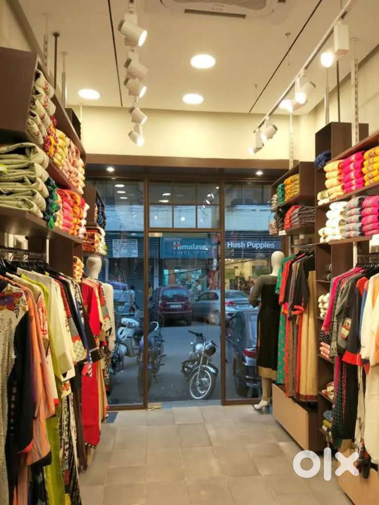 Ground floor Double height Shop with extra Space in Front