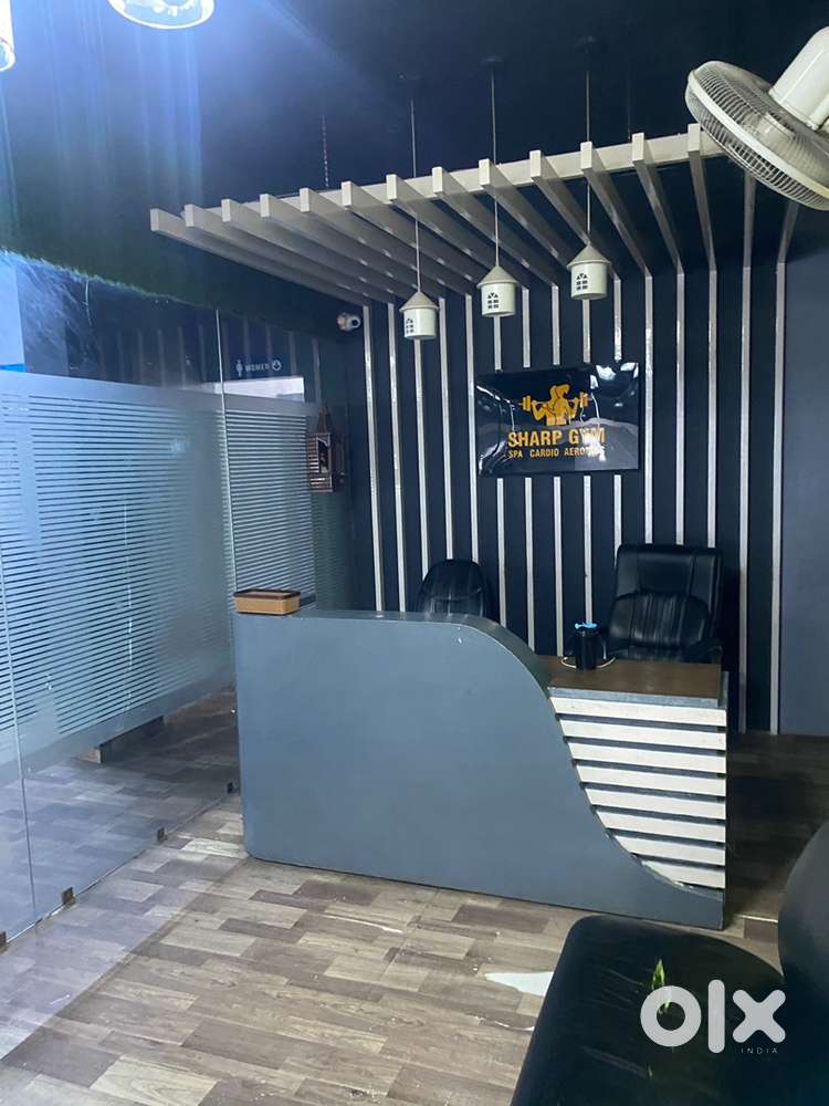 We are hiring gym recepniost