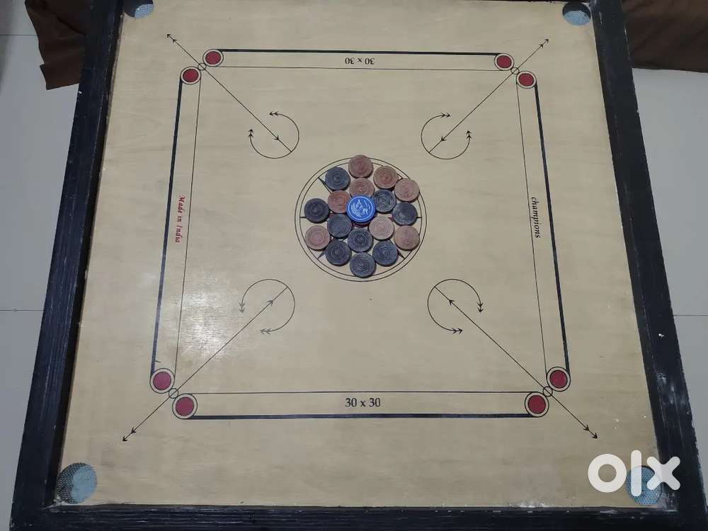 Carrom board