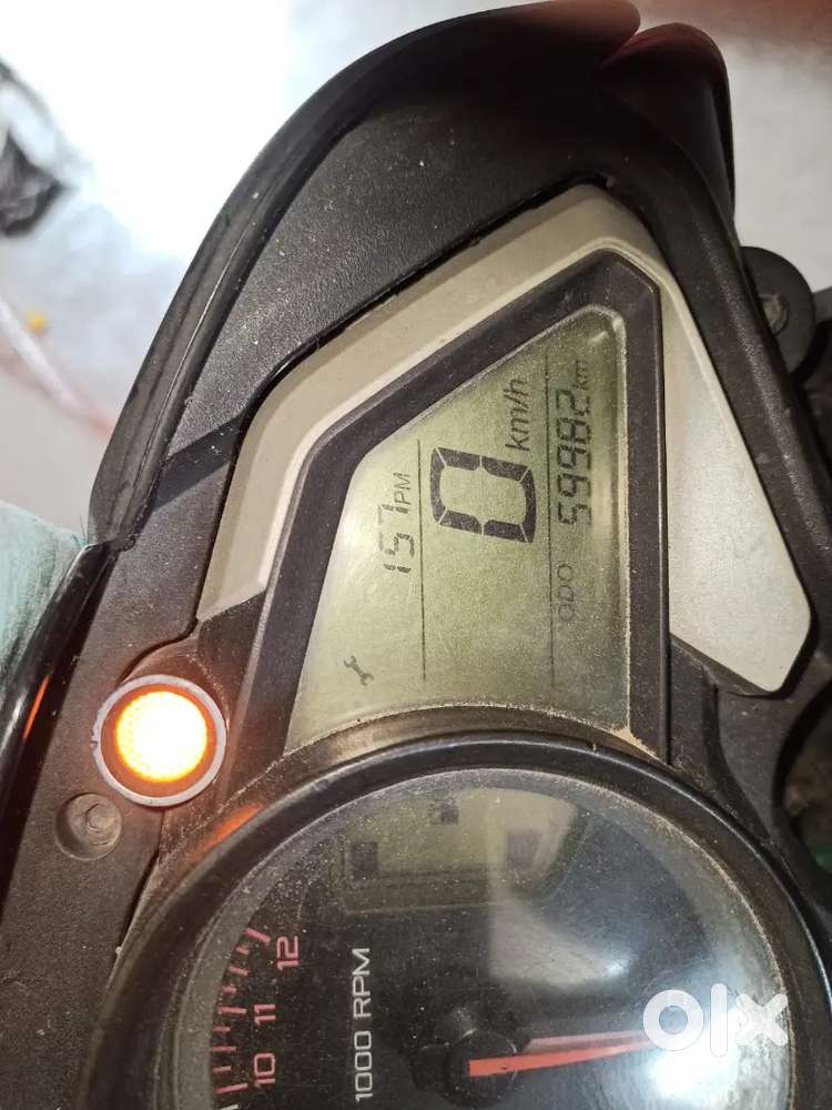 Bajaj pulsar NS200 2013 model, 2nd owner