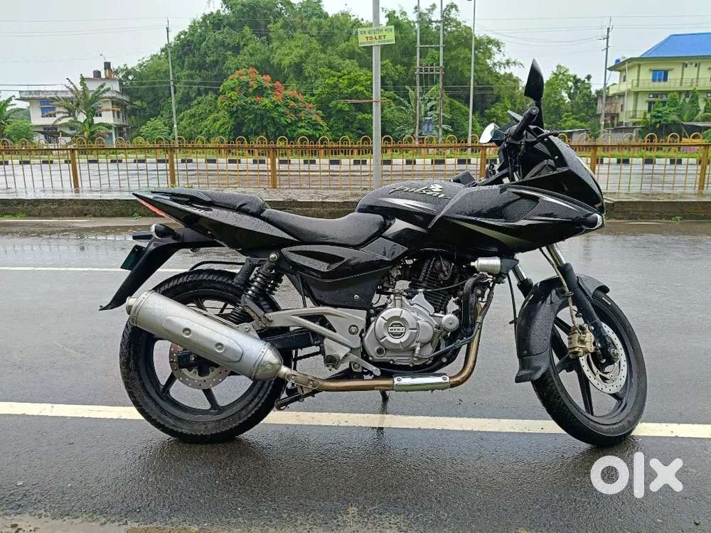 Pulsar 220F