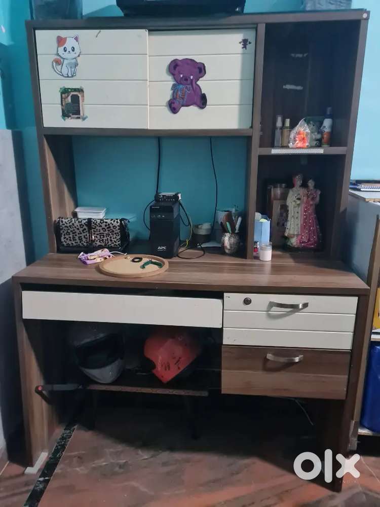 STUDY TABLE/ COMPUTER TABLET