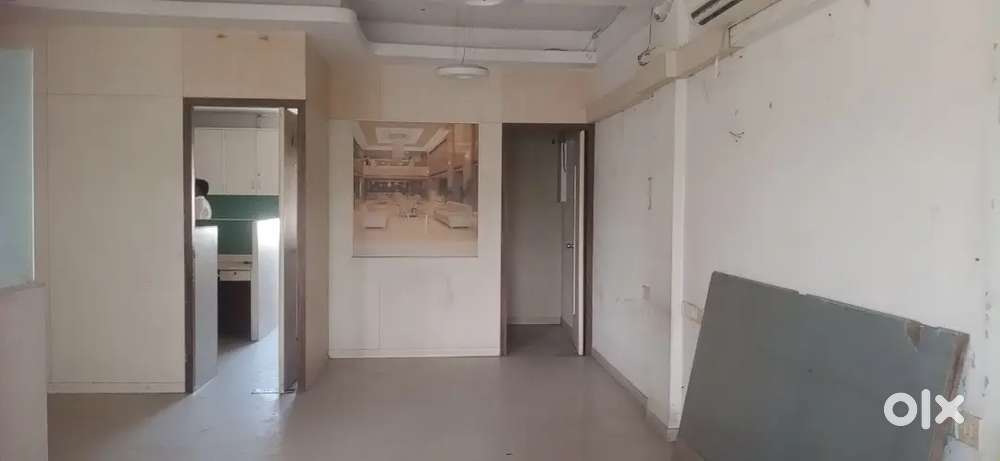 Office, road facing, malarpoint