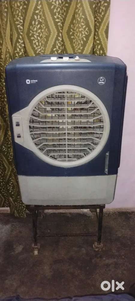 Two Years old cooler good condition sale argent