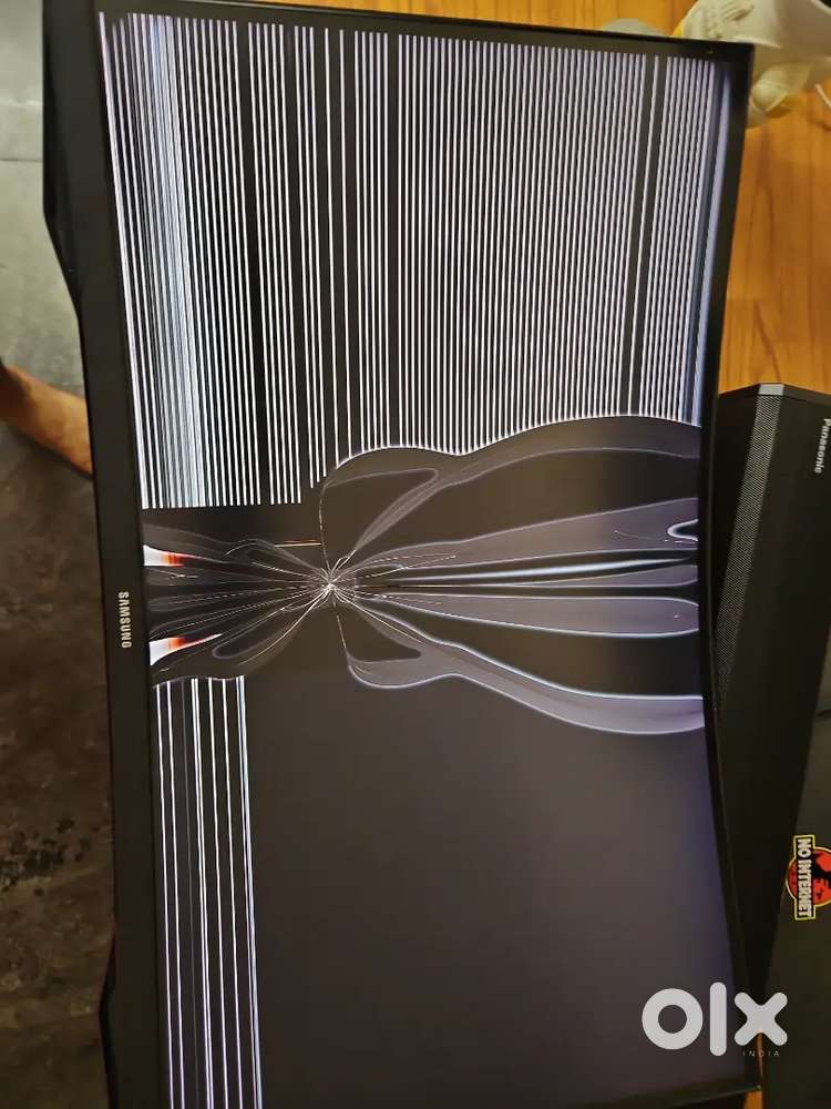 selling my Samsung odyssey g5 gaming monitor 27 inch