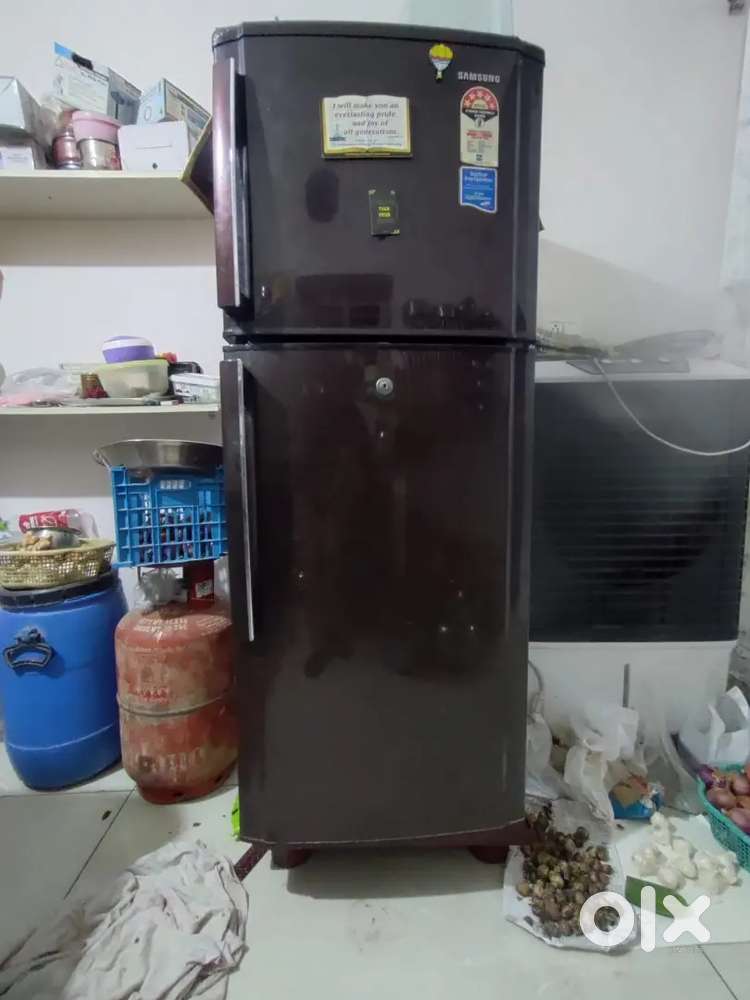 Samsung refrigerator 250 liters with in built stabilizer for sale