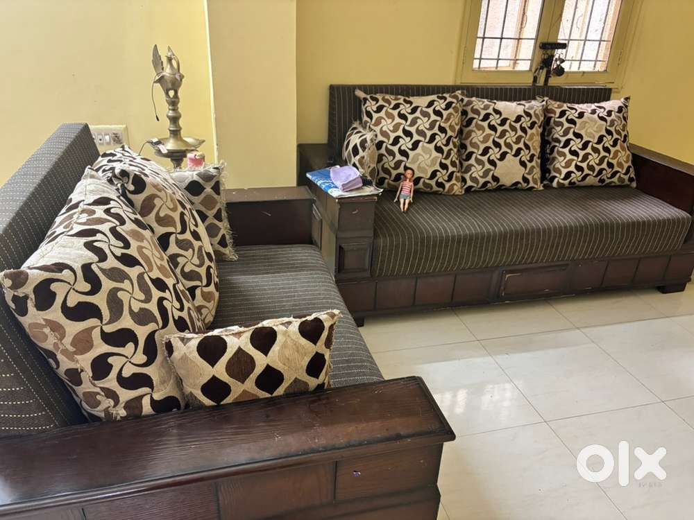 3+2 seater Sofa