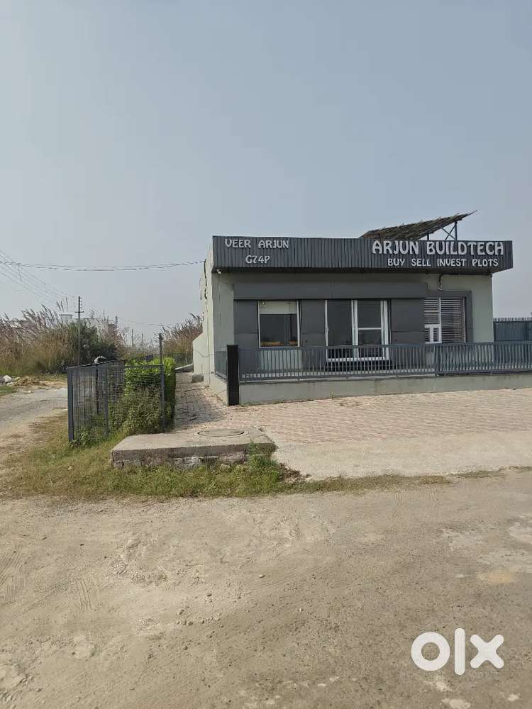 350 gaj (कॉर्नर 2 गली) plot for sale in HSVP Sector-27, Rohtak