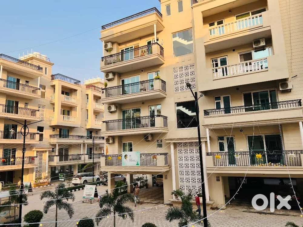 3bhk luxury flats in stilt+4 concept