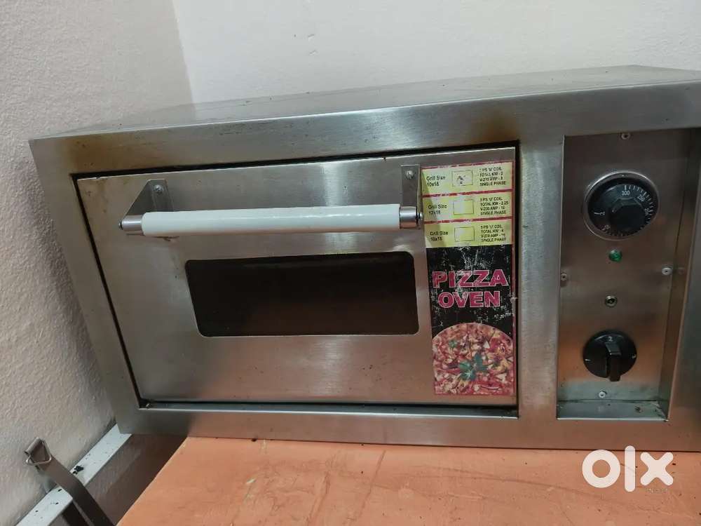 Oven good condition .