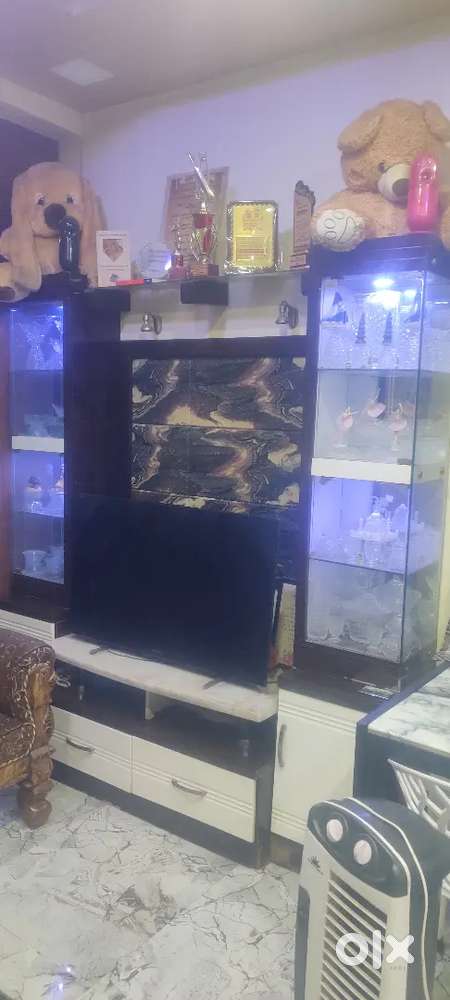 Attractive TV unit of Deca maxican Ply