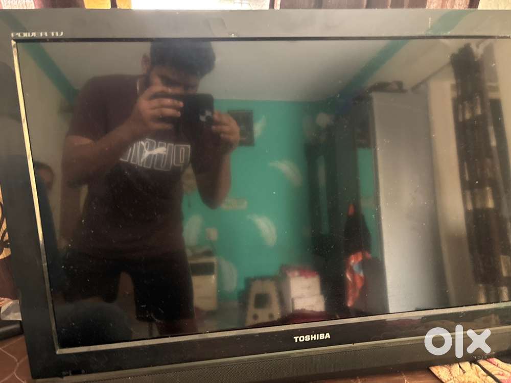 TOSHIBA LCD 32inch