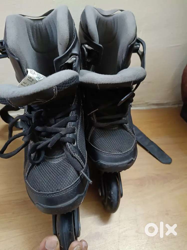 Skating shoes