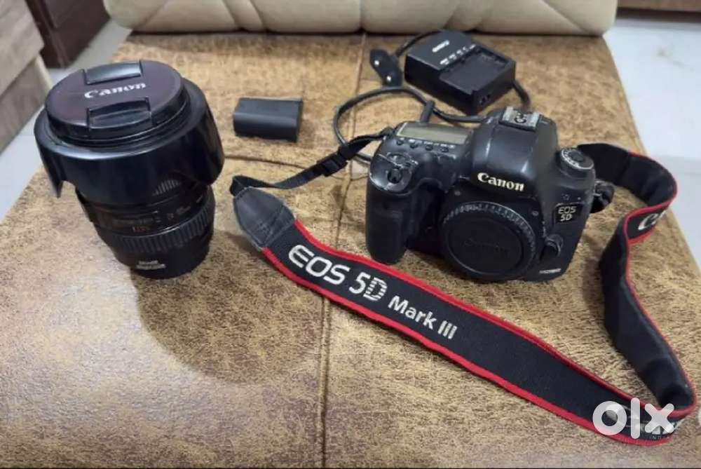 Canon 5D Mark 3 with Kit Lens