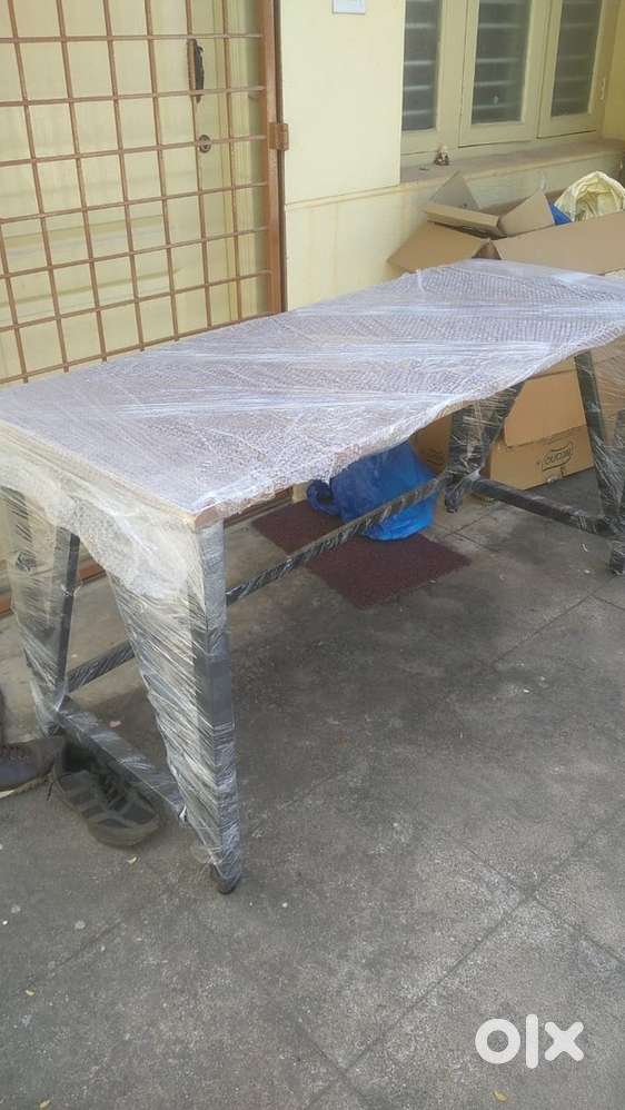 5.5ft x 2ft brand new table heavy dute