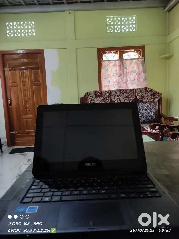 Asus Lapto brend new condition 8 months old screen truch laptop