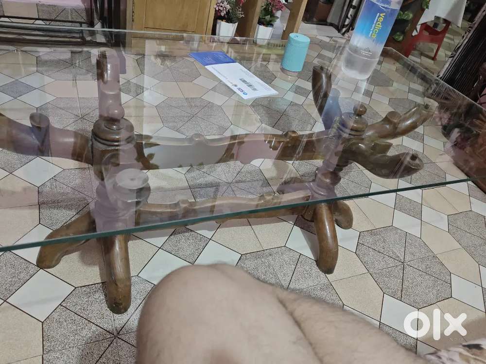 Center table in good condition