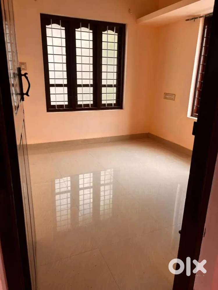Enchaykkal 1 st floor house rent 2 bhk