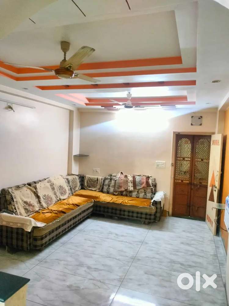 दो बेडरूम दो बाथरूम एक वेस्टर सोफा टीवी फ्रिज एक दो  ऐ सी