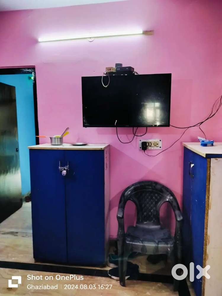 PG FOR 4499 BOYS Nr Vaishali metro station