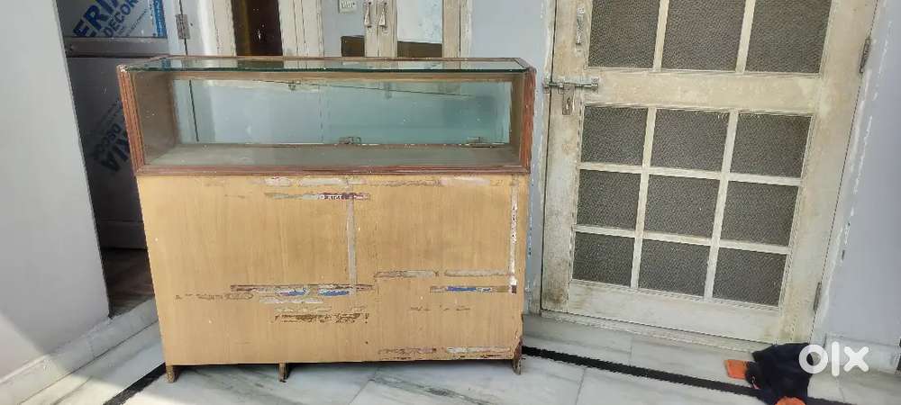 Shop counter
