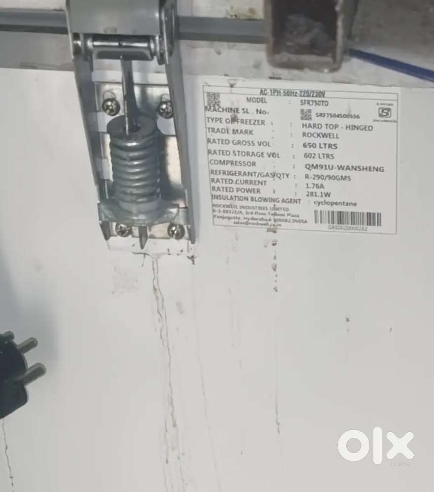 Rockwell Deep Fridge 750 liters